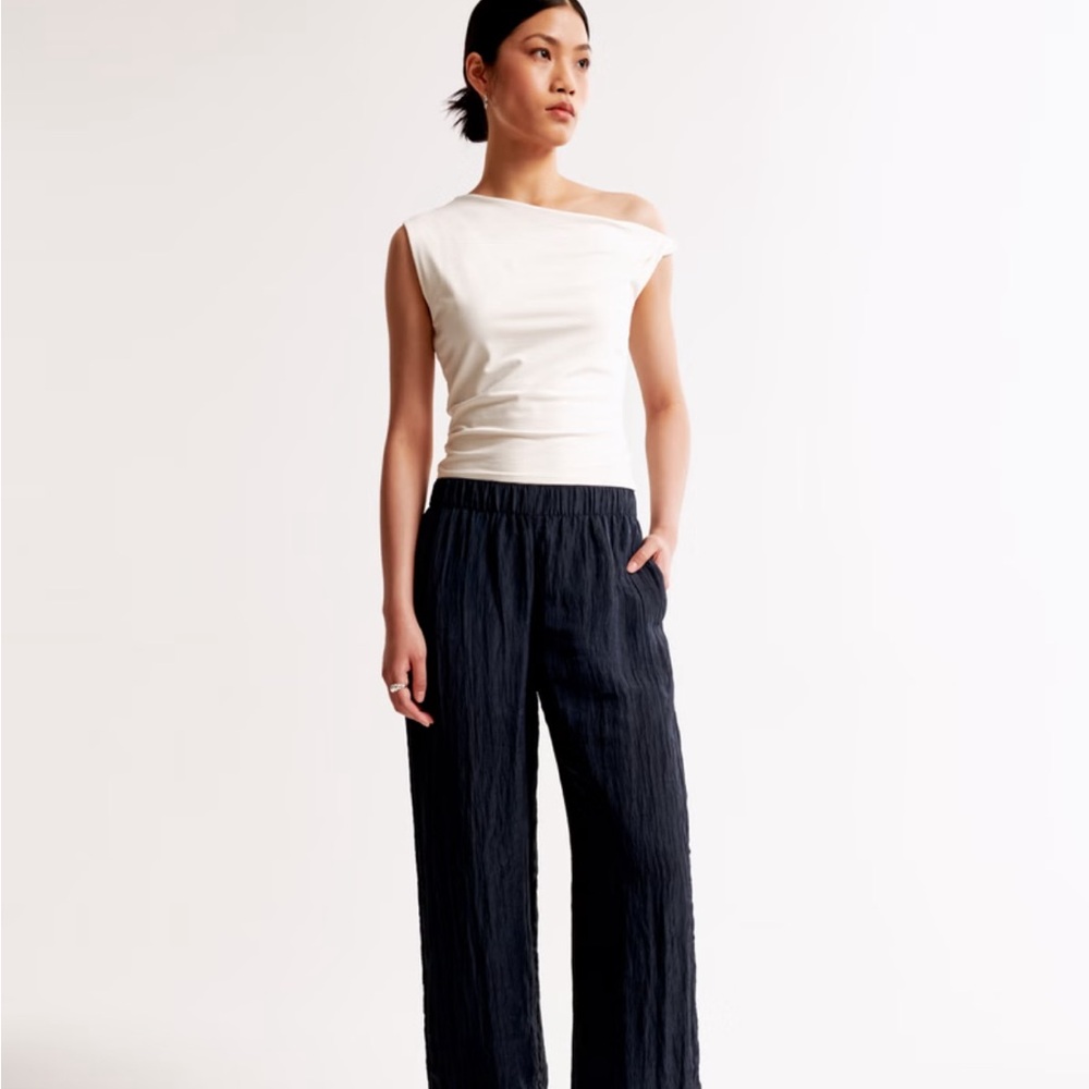 Women’s Navy Crinkle Pants - Abercrombie